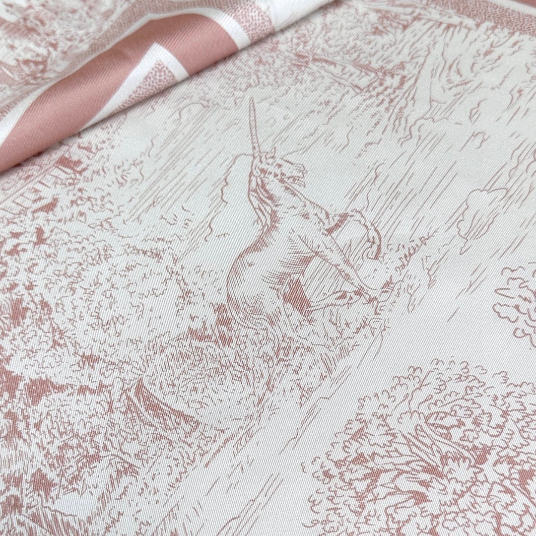 
𝐃𝐈𝐎𝐑 𝟐𝟓早春新款《苏格兰茹伊丝巾》
Size：90x90cm 100%真丝斜纹绸 16mm原单克