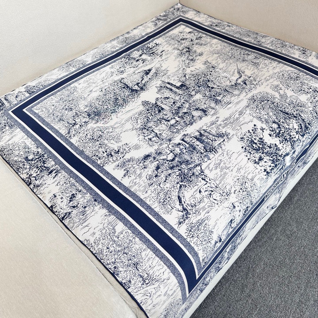 
𝐃𝐈𝐎𝐑 𝟐𝟓早春新款《苏格兰茹伊丝巾》
Size：90x90cm 100%真丝斜纹绸 16mm原单克