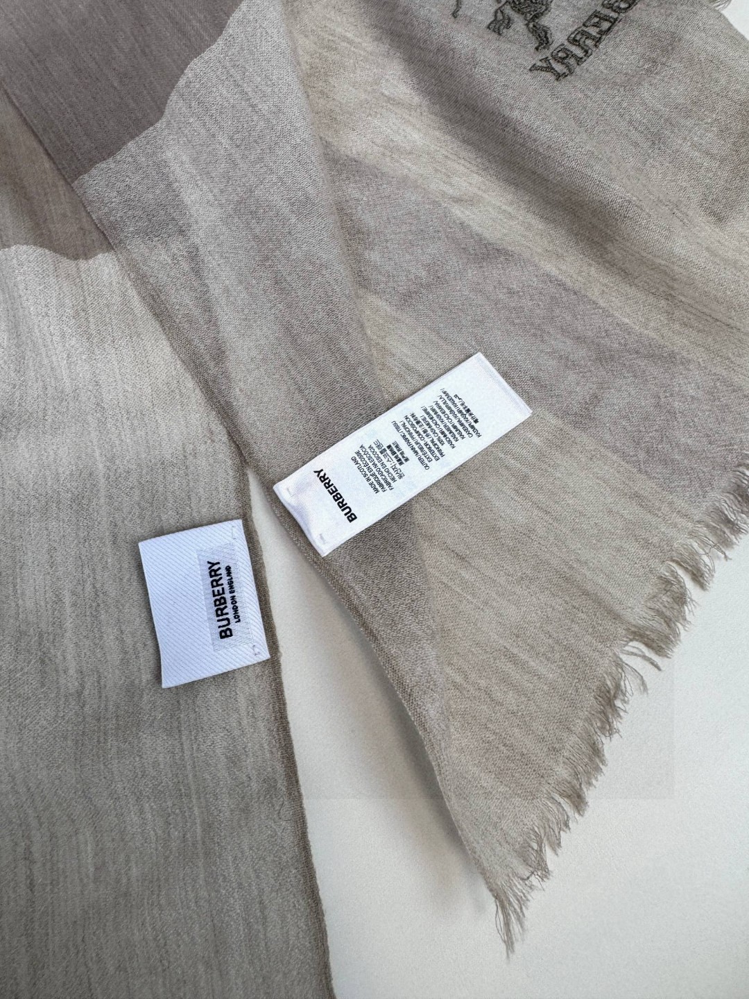 上新！2023年巴宝莉正装系列货 专供旗舰店的viP 💍💍💍顶级苏格兰进口山羊绒  🎆无比的高贵优雅 知