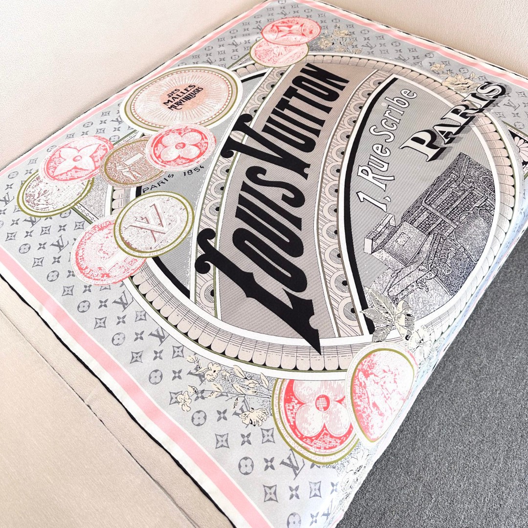 𝐋𝐨𝐮𝐢𝐬 𝐕𝐮𝐢𝐭𝐭𝐨𝐧 • 𝟐𝟓ꫛꫀꪝ《复古海报》Size：90x90cm 100%斜纹真丝 18m