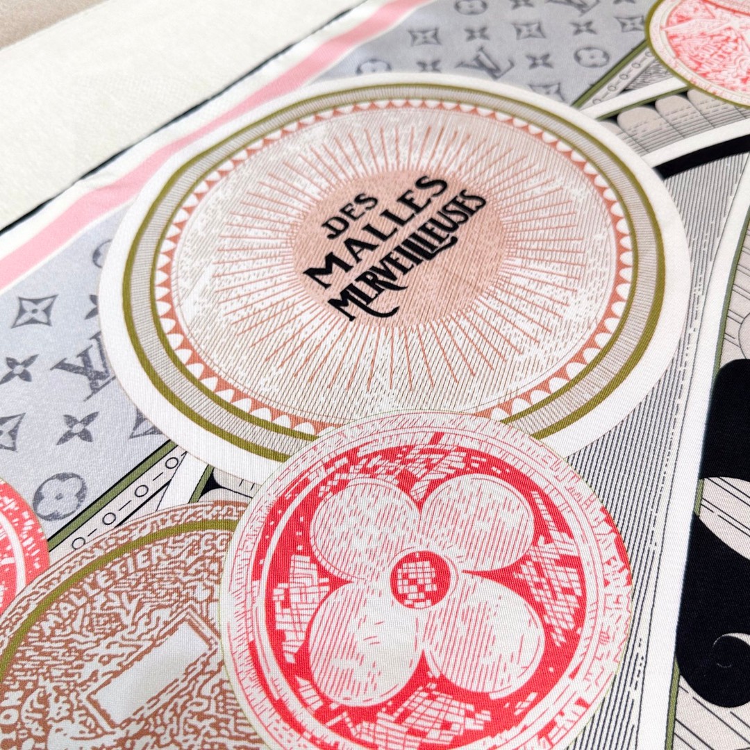 𝐋𝐨𝐮𝐢𝐬 𝐕𝐮𝐢𝐭𝐭𝐨𝐧 • 𝟐𝟓ꫛꫀꪝ《复古海报》Size：90x90cm 100%斜纹真丝 18m