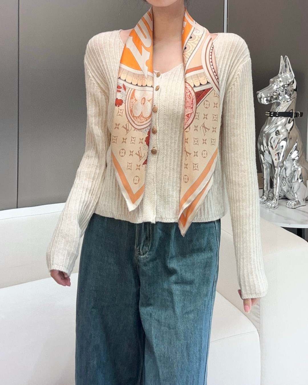 𝐋𝐨𝐮𝐢𝐬 𝐕𝐮𝐢𝐭𝐭𝐨𝐧 • 𝟐𝟓ꫛꫀꪝ《复古海报》Size：90x90cm 100%斜纹真丝 18m