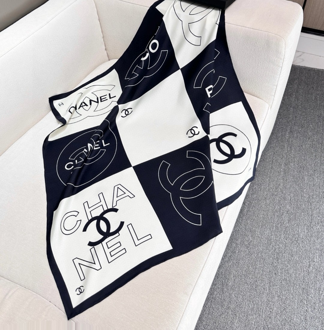   Chanel 25s上新💘💘💘
【18mm顶级真丝双面同色90方巾】
25s春夏方巾设计真的好有突破