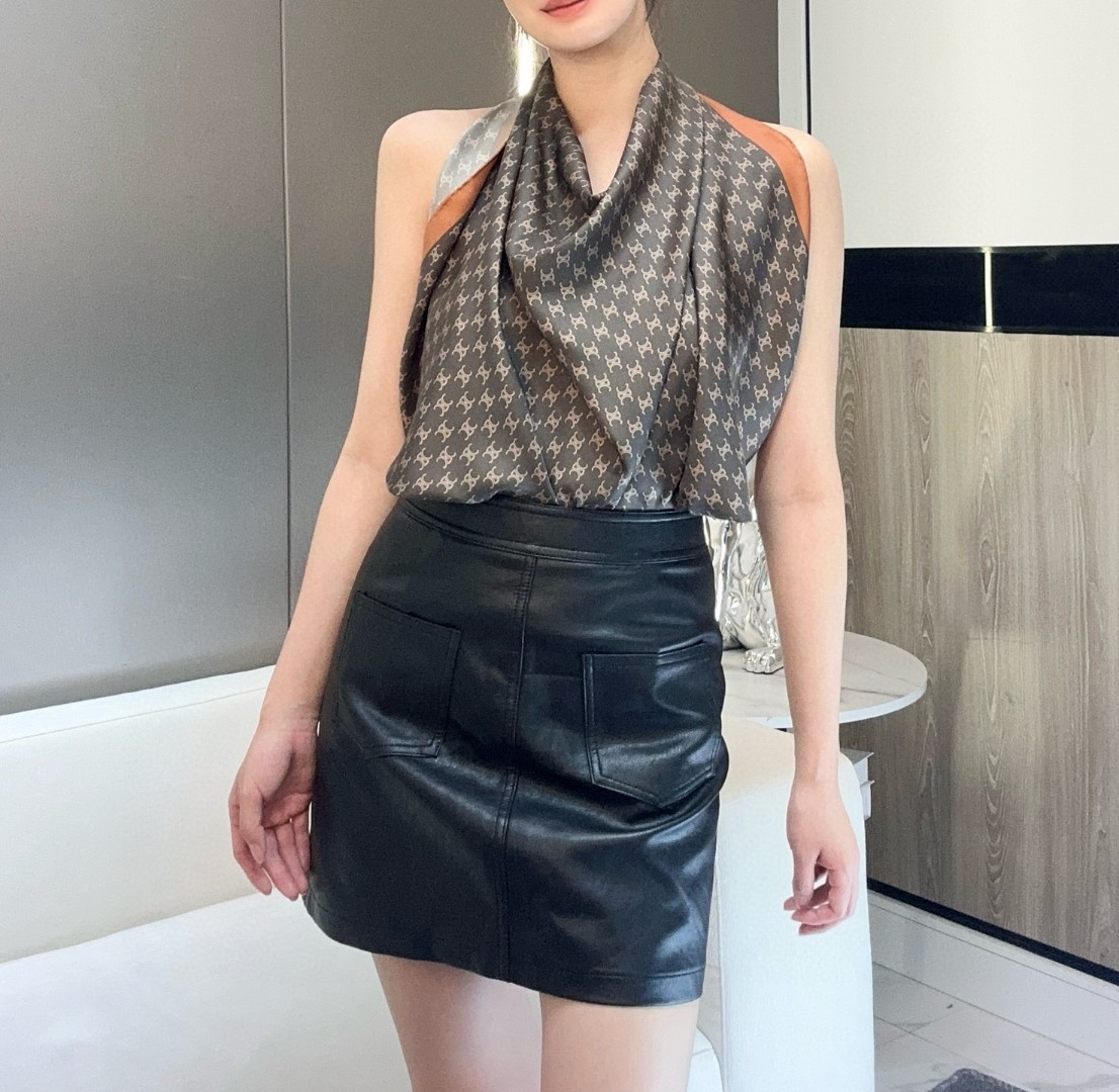   【▪真丝上新🆕……️ 惊艳！😘。披着围着都美的~让人过目不忘！！】Celine这款出来的效果真的，一