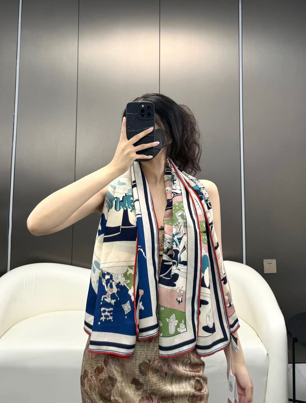   上新❤️ Hermès市场最顶版本 
最有辨识度 
【超现实的枢纽】 140*140cm，双面同色印