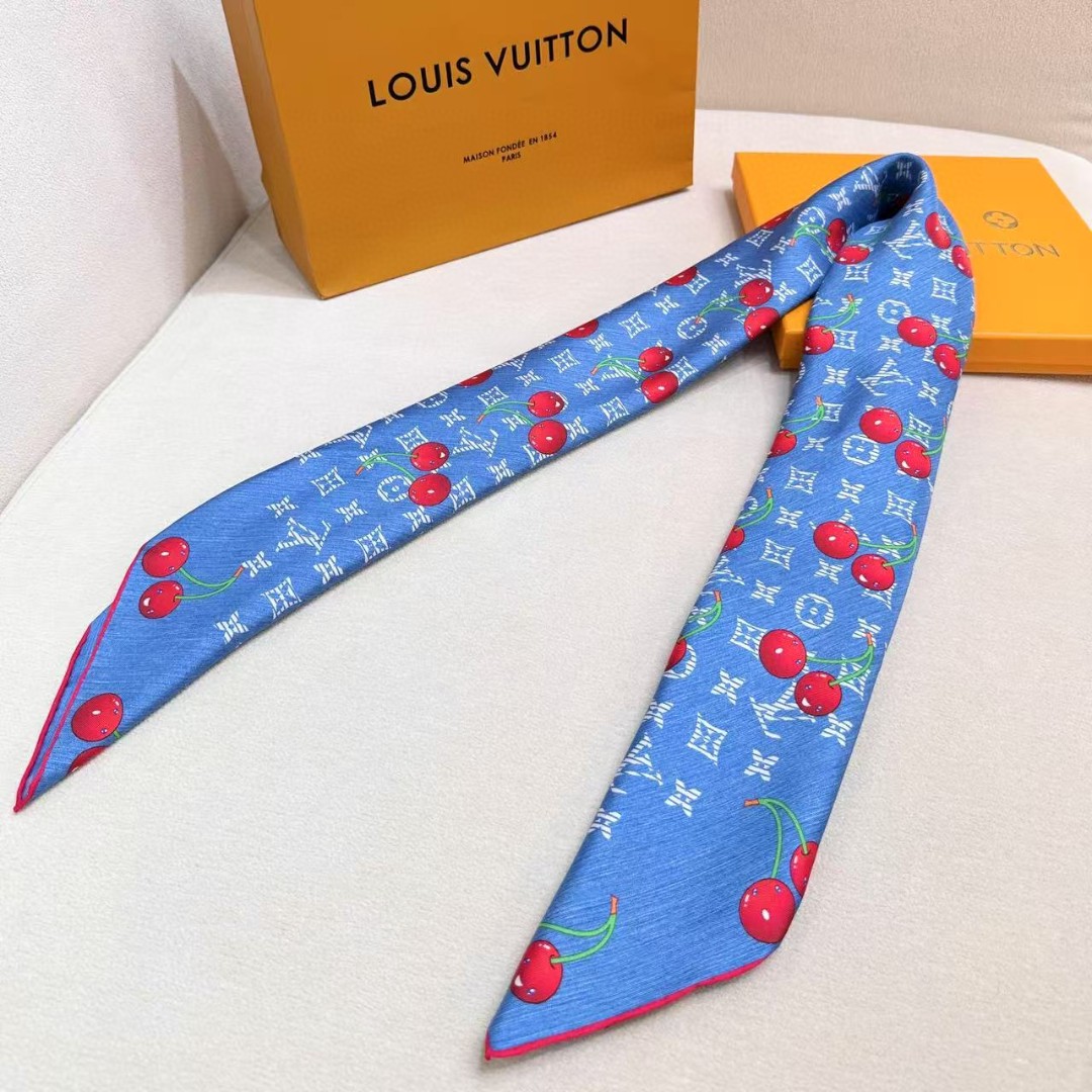     欧阳娜娜同款，专柜一条难求😂极致双面印花！
LV x TM Monogram Cerise 桑蚕