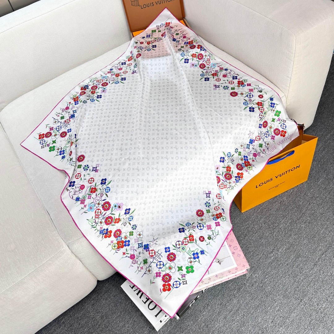 16姆米单面  18姆米单面195   𝐋𝐨𝐮𝐢𝐬 𝐕𝐮𝐢𝐭𝐭𝐨𝐧 • 𝟐𝟓ꫛꫀꪝ
Size：90x90