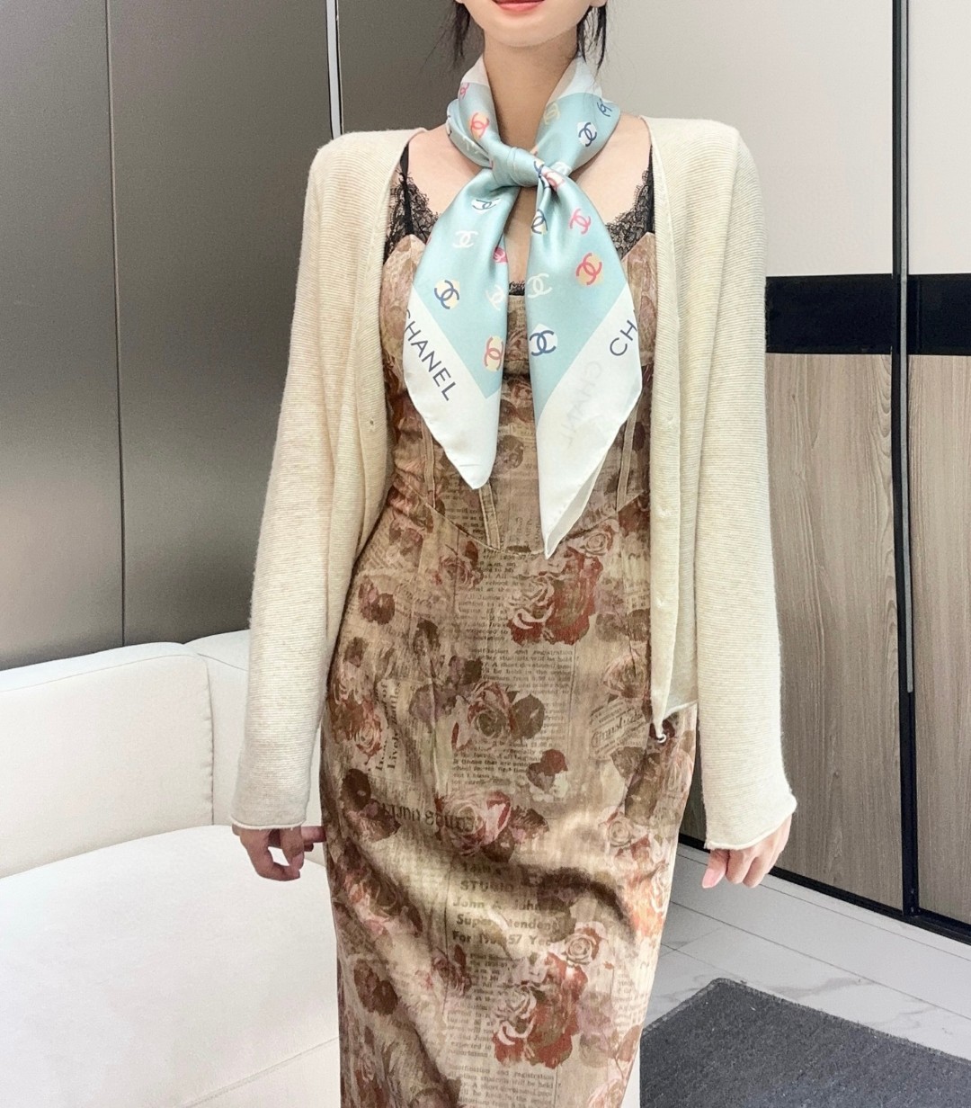  ✨✨CHAMEL【小香蝴蝶结90】真丝方巾‼️抢‼️VIP推荐  ‼️👍下手一定要快【高端  大爱❤️