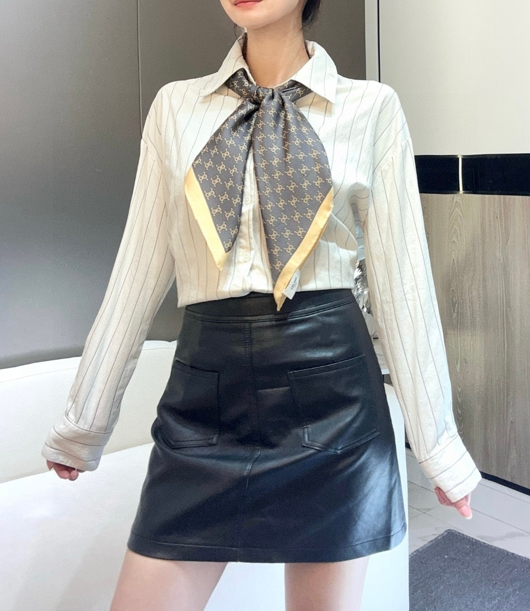 【▪真丝上新🆕……️ 惊艳!😘🔥披着围着都美的~让人过目不忘!!】Celine这款出来的效果真的,一