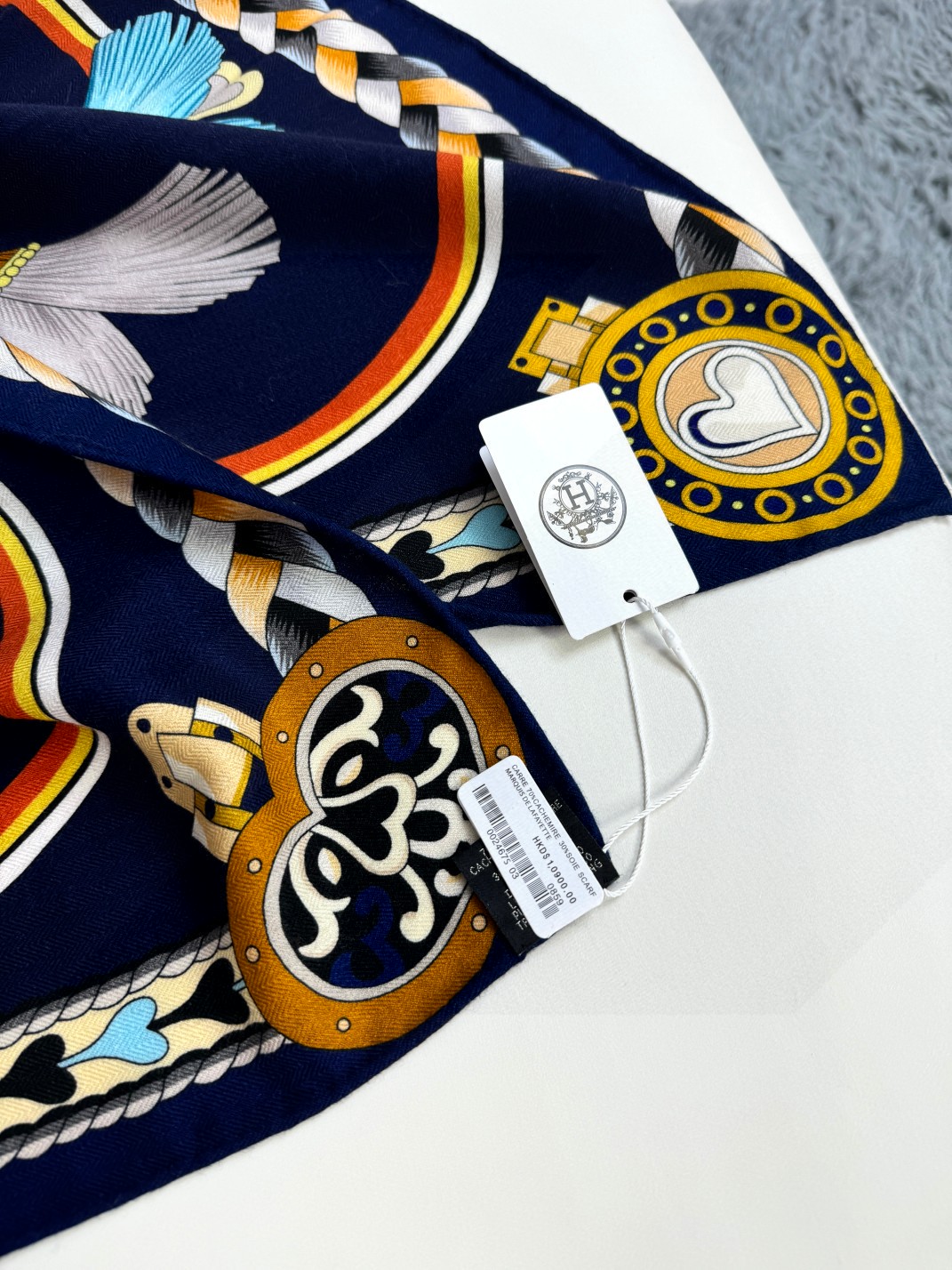   2024年专柜同步 Hermes【双面同色 顶级丝绒方巾140推荐💕顶级工艺超值‼️爱马仕专柜爆款🎁