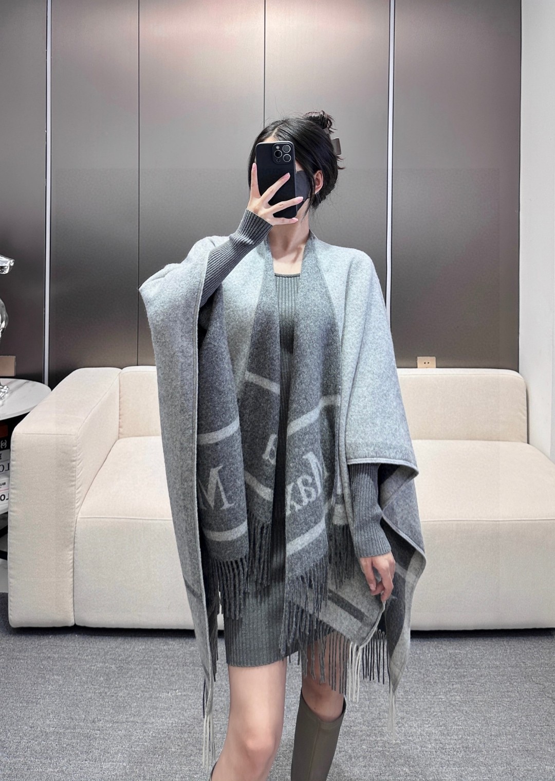 𝐌𝐚𝐱 𝐦𝐚𝐫𝐚 双面斗篷‼️原单品质牛货,气质的没有争议‼️本年度最in的走秀斗篷🤙🏻百搭的无敌的那种