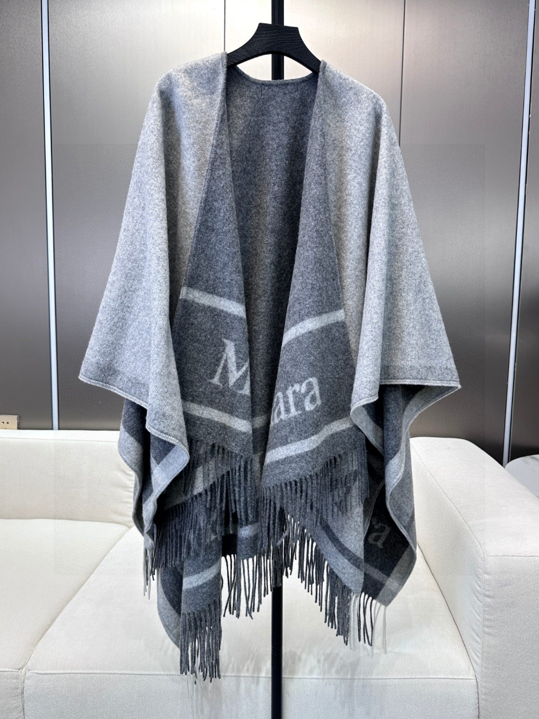 𝐌𝐚𝐱 𝐦𝐚𝐫𝐚 双面斗篷‼️原单品质牛货,气质的没有争议‼️本年度最in的走秀斗篷🤙🏻百搭的无敌的那种