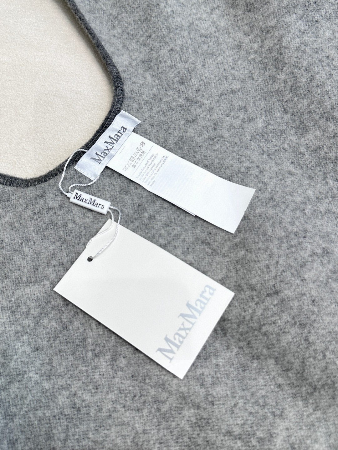 𝐌𝐚𝐱 𝐦𝐚𝐫𝐚 双面斗篷‼️原单品质牛货,气质的没有争议‼️本年度最in的走秀斗篷🤙🏻百搭的无敌的那种