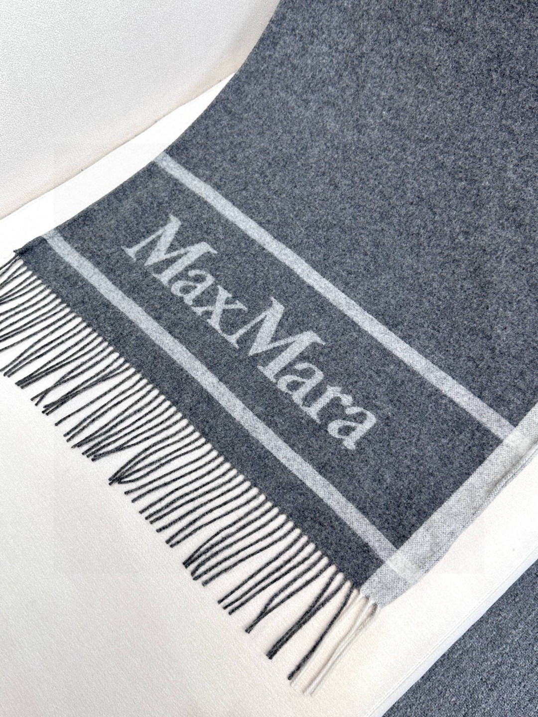 𝐌𝐚𝐱 𝐦𝐚𝐫𝐚 双面斗篷‼️原单品质牛货,气质的没有争议‼️本年度最in的走秀斗篷🤙🏻百搭的无敌的那种