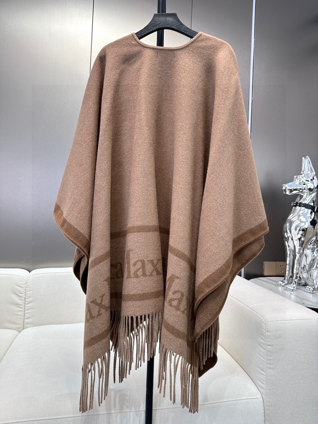 𝐌𝐚𝐱 𝐦𝐚𝐫𝐚 双面斗篷‼️原单品质牛货,气质的没有争议‼️本年度最in的走秀斗篷🤙🏻百搭的无敌的那种