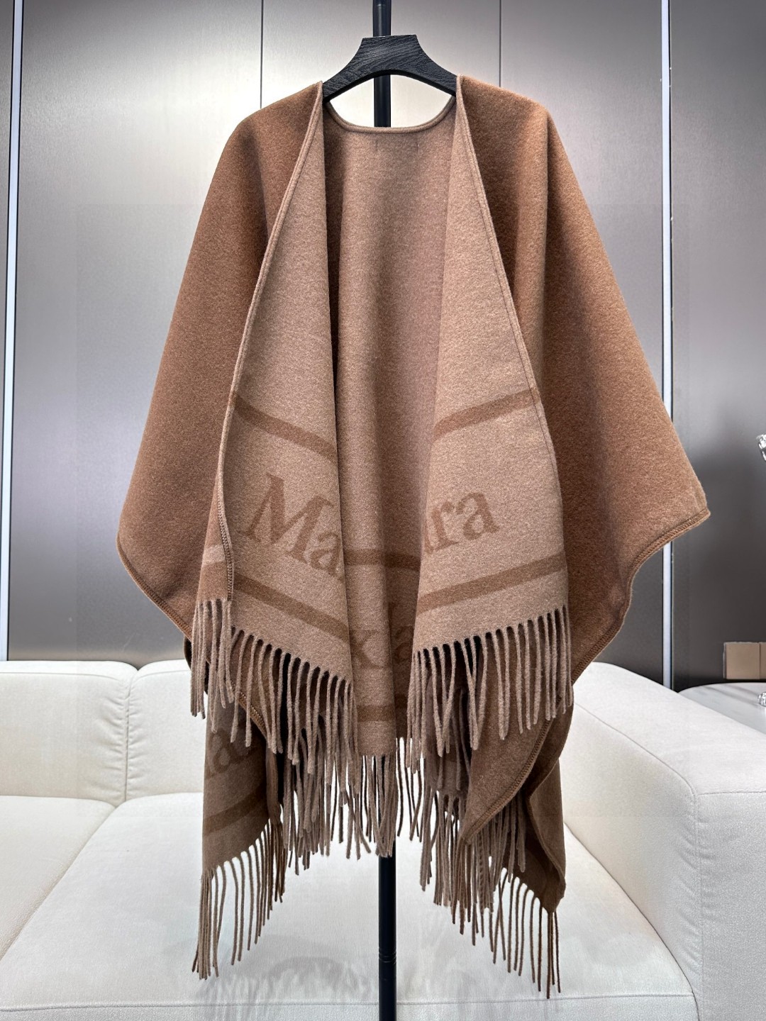 𝐌𝐚𝐱 𝐦𝐚𝐫𝐚 双面斗篷‼️原单品质牛货,气质的没有争议‼️本年度最in的走秀斗篷🤙🏻百搭的无敌的那种