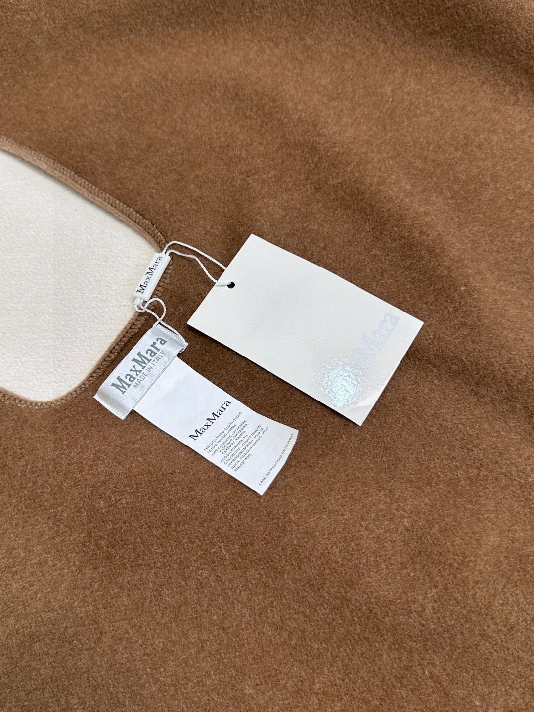 𝐌𝐚𝐱 𝐦𝐚𝐫𝐚 双面斗篷‼️原单品质牛货,气质的没有争议‼️本年度最in的走秀斗篷🤙🏻百搭的无敌的那种