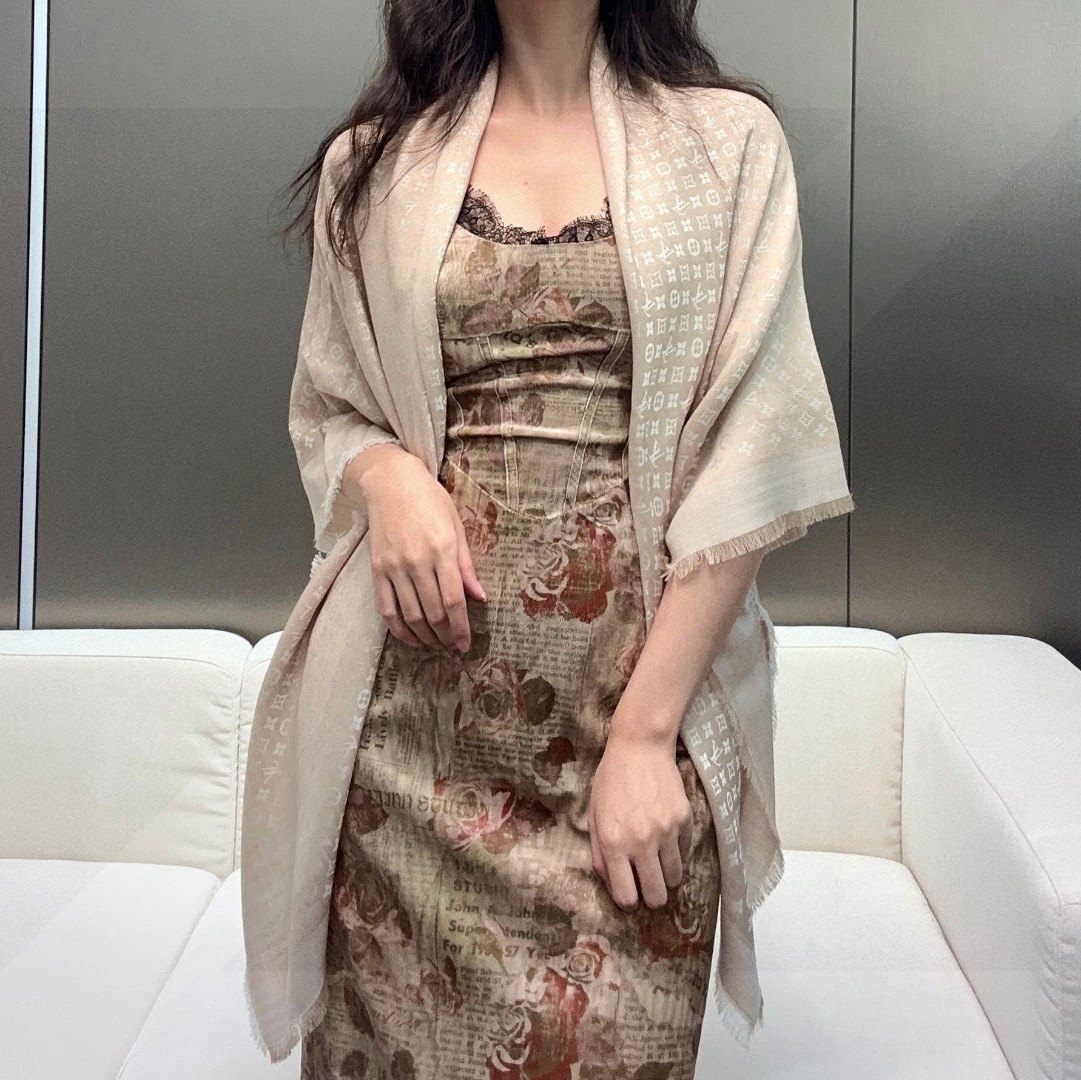 Louis Vuitton Monogram Shawl: 50% Wool, 50% Silk, 120cm x 120cm