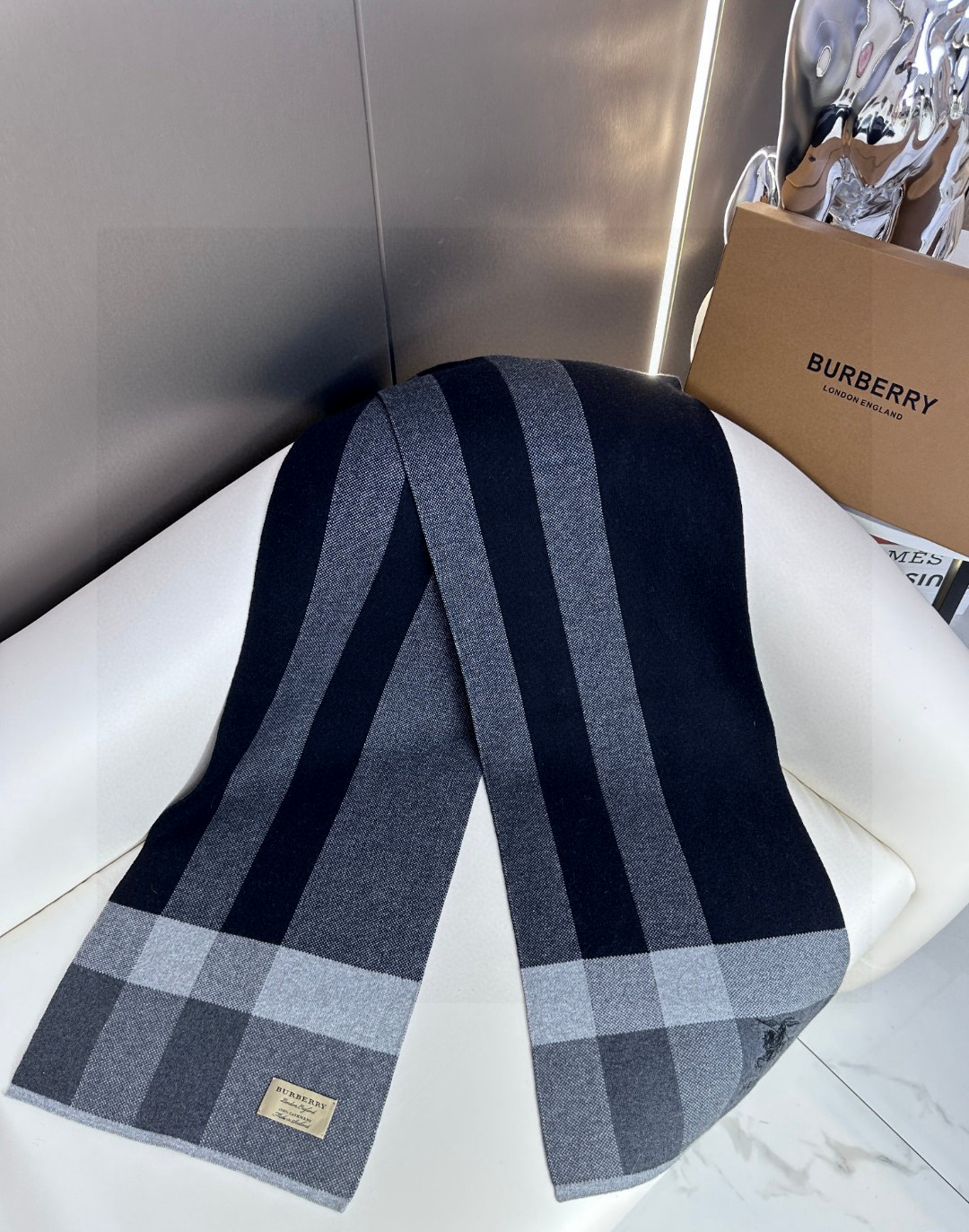  Burberry爆款上新 高端男士围巾👍【经典战马格纹】独家牛货🐂  具有超高羊绒品质才会被此品牌青睐