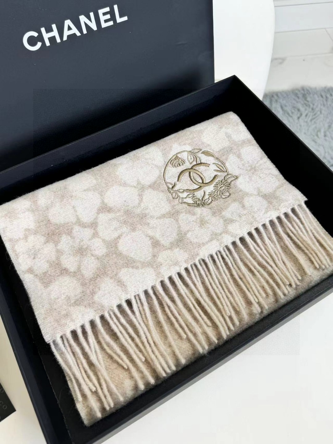   上新！2025秋冬香奈儿男女同款，同步专柜，高端羊绒针织围巾！ 可正式，可随意，非常Classica
