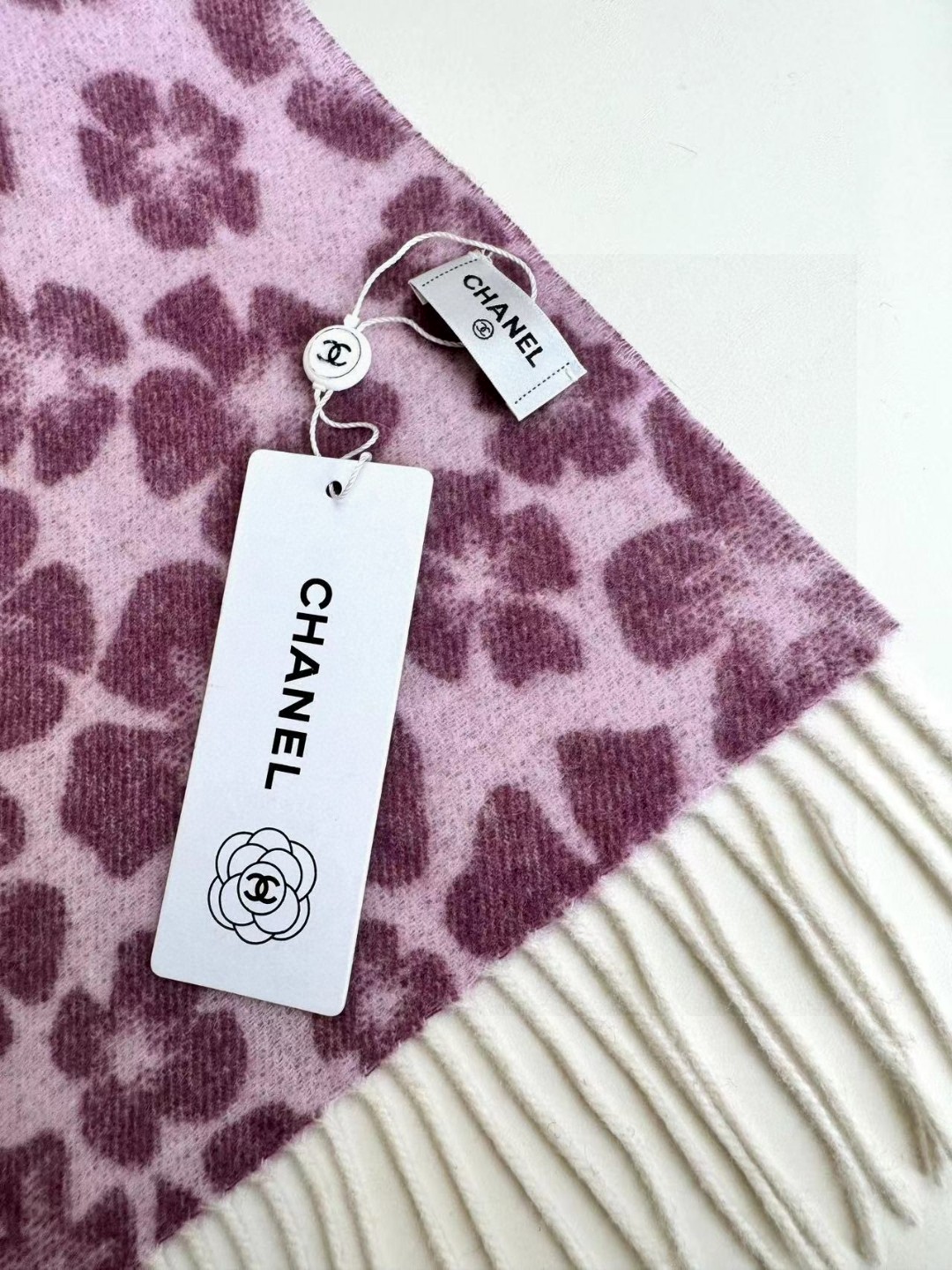   上新！2025秋冬香奈儿男女同款，同步专柜，高端羊绒针织围巾！ 可正式，可随意，非常Classica