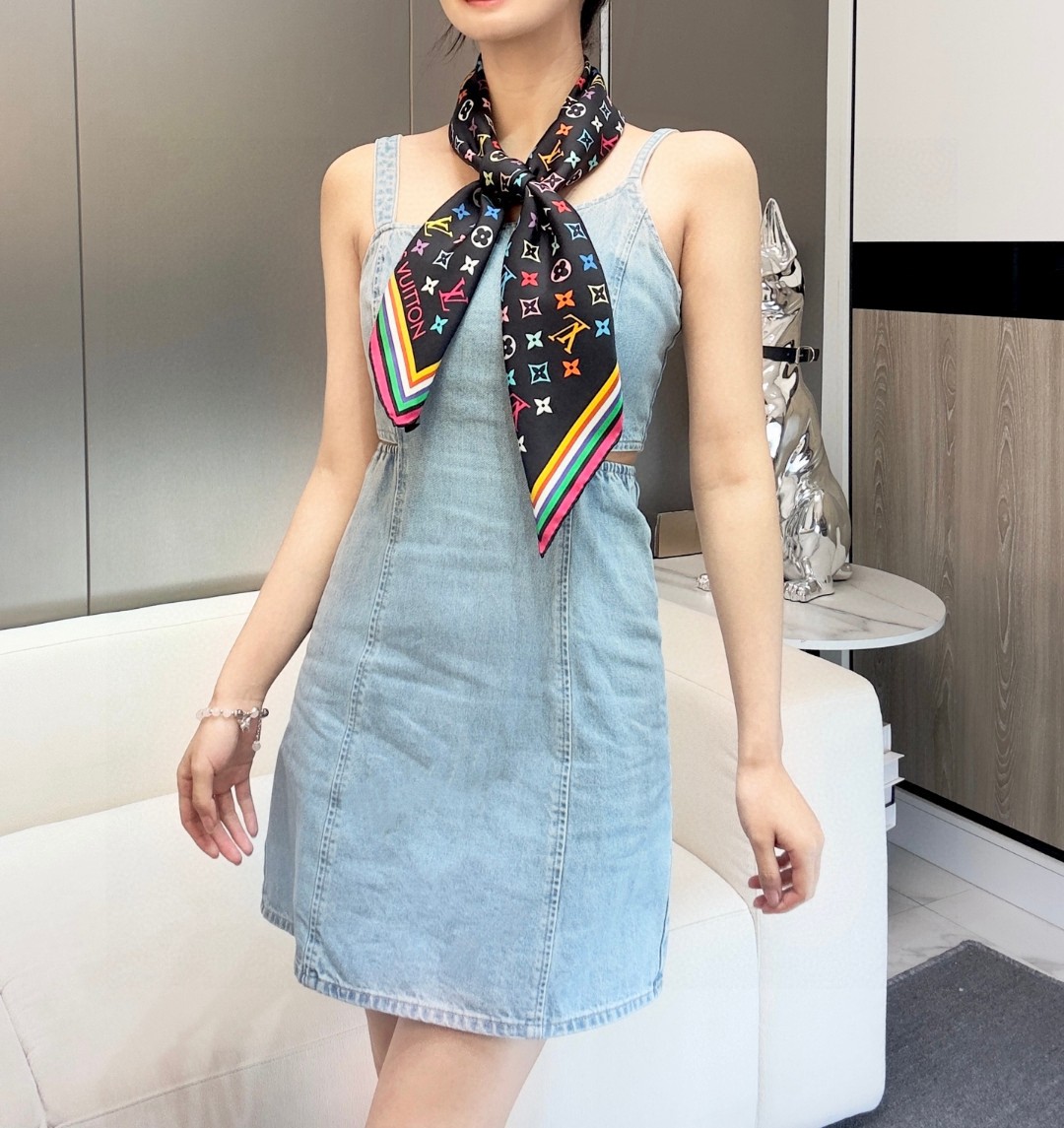 16姆米单面  18姆米双面      LV x TM 90 方巾
【18mm顶级真丝双面同色丝巾】
L