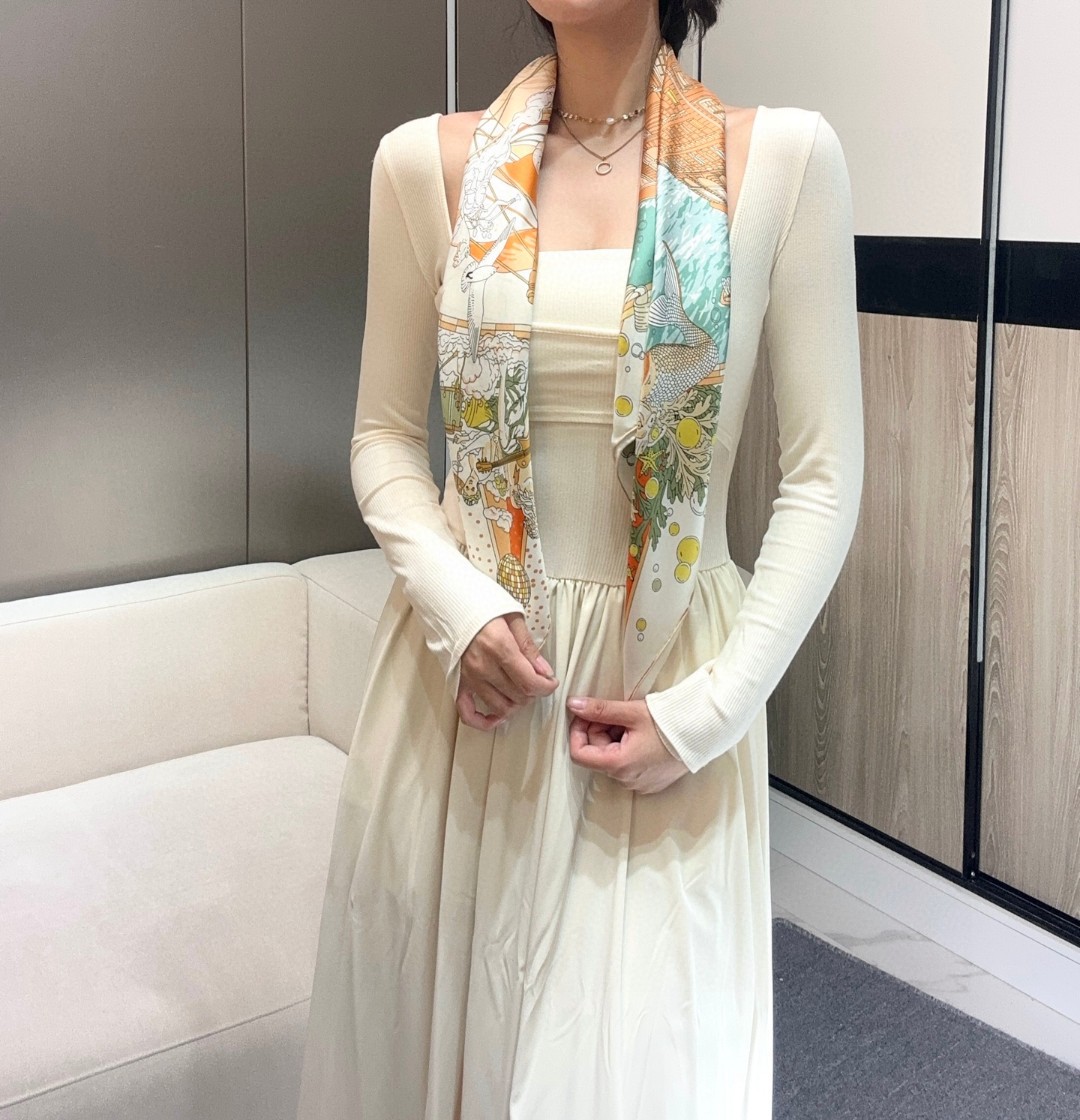 。“爱马仕旗舰”90方巾手工卷边斜纹真丝方巾（100%桑蚕丝）。这款爱马仕的经典单品展现强大而迷人的女性