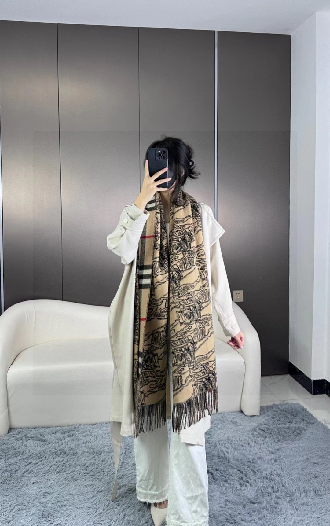 🆕终于到货！喜欢高品质的入手，本店绝对注重细节品质！Bur马术骑士双面披肩，各种好看，被誉为Burber