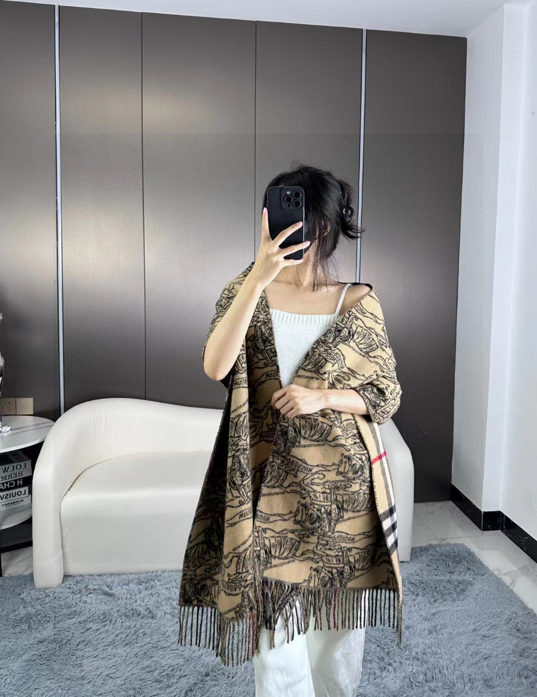 🆕终于到货！喜欢高品质的入手，本店绝对注重细节品质！Bur马术骑士双面披肩，各种好看，被誉为Burber