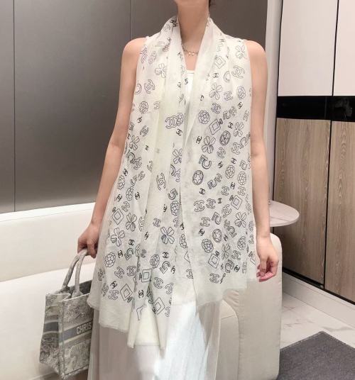 Elegant Chanel Scarf: Timeless Style & Luxurious Comfort, 100*200cm 1 Elegant Chanel Scarf: Timeless Style & Luxurious Comfort, 100*200cm