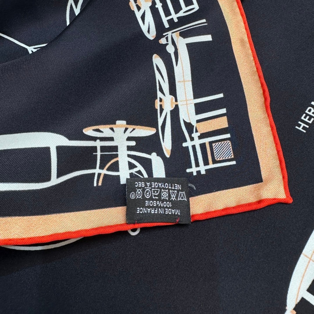 𝐇𝐞𝐫𝐦𝐞𝐬 • 𝟐𝟒𝐍𝐞𝐰 《马术的错综交叠》100%真丝方巾 90x90cm年度旗舰！H，今年最热门