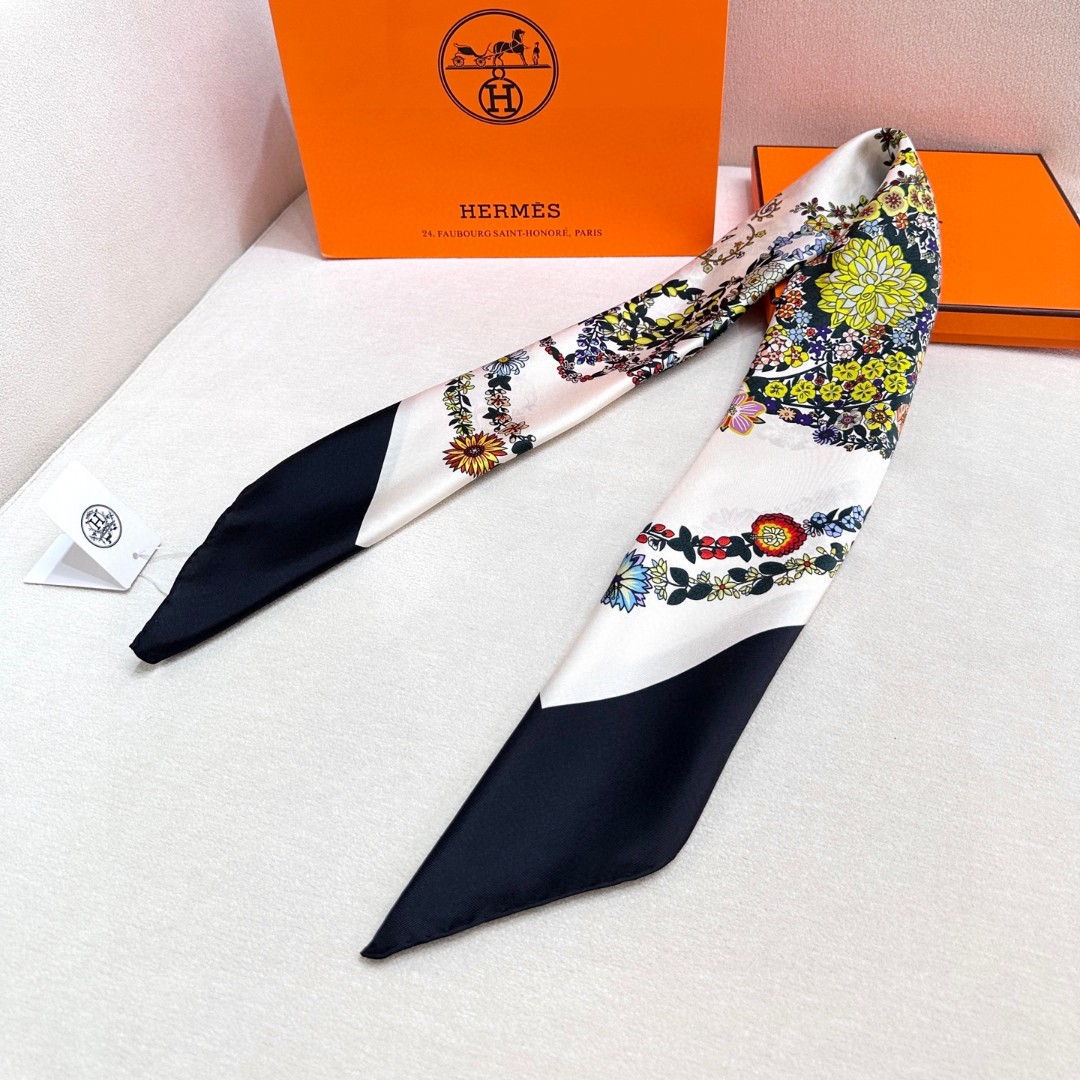   2025年春款爱马仕HERMES华丽的缰辔花卉版”1材质桑蚕丝②配色4款
3设计师克莉丝汀娜·亨利
