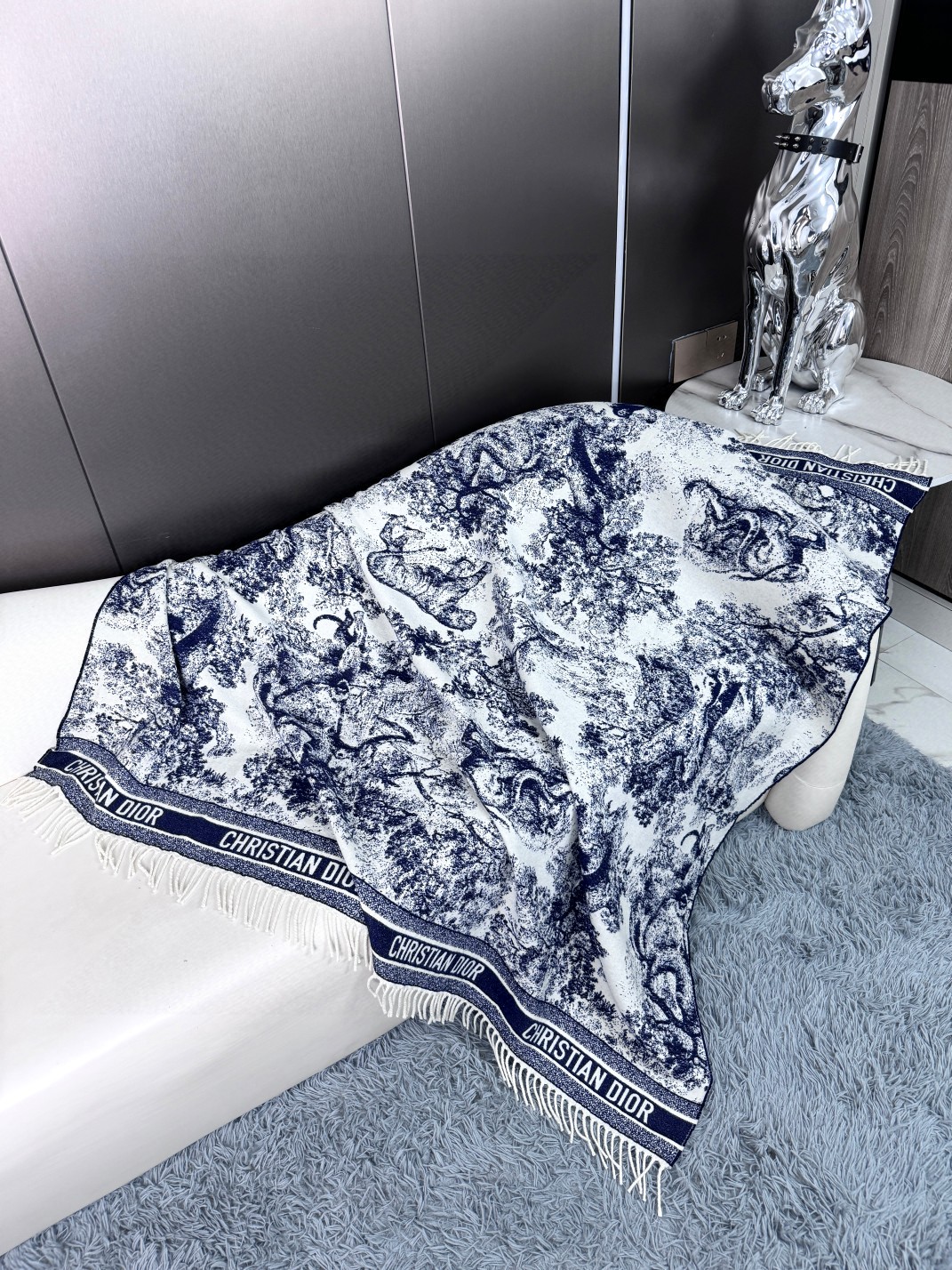  ✔️(动物方巾)重磅推荐‼️正品❗️CD动物印花大方巾❗️围巾披肩毛毯三用，超级惊艳的一款！百分百保真