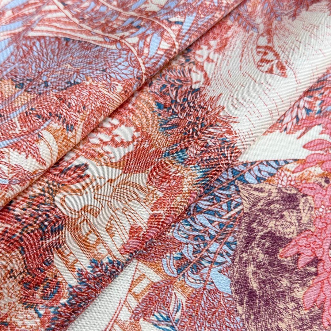 。重磅推荐的爱马仕丝巾《回归自然》90方巾
18mm顶级真丝 双面同色印花方巾
Retour a la 