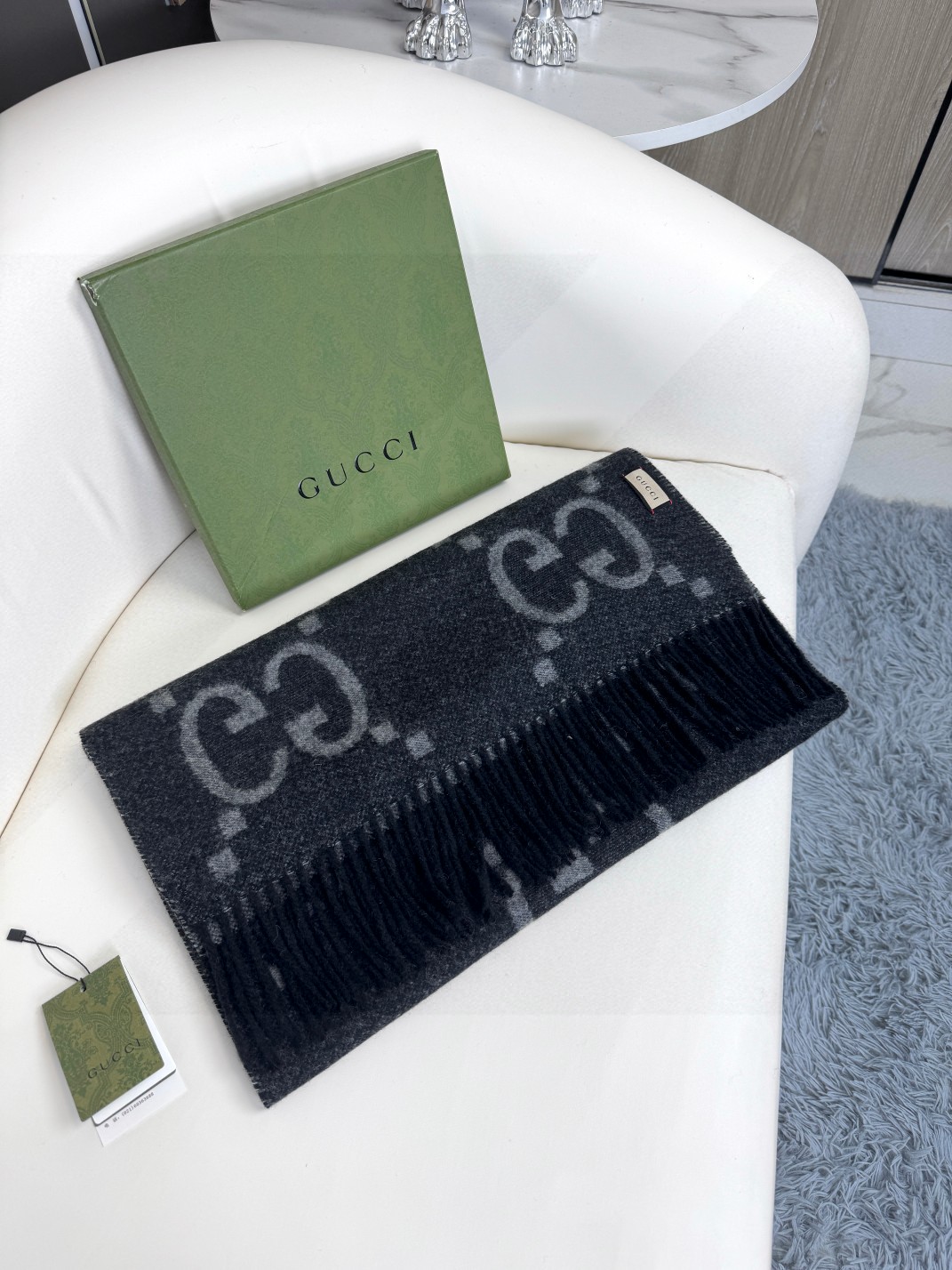 大G流苏 最新爆款 经典双大g 双面提花流苏围巾 原版原标，经典的设计 耐看百搭 规格45*200