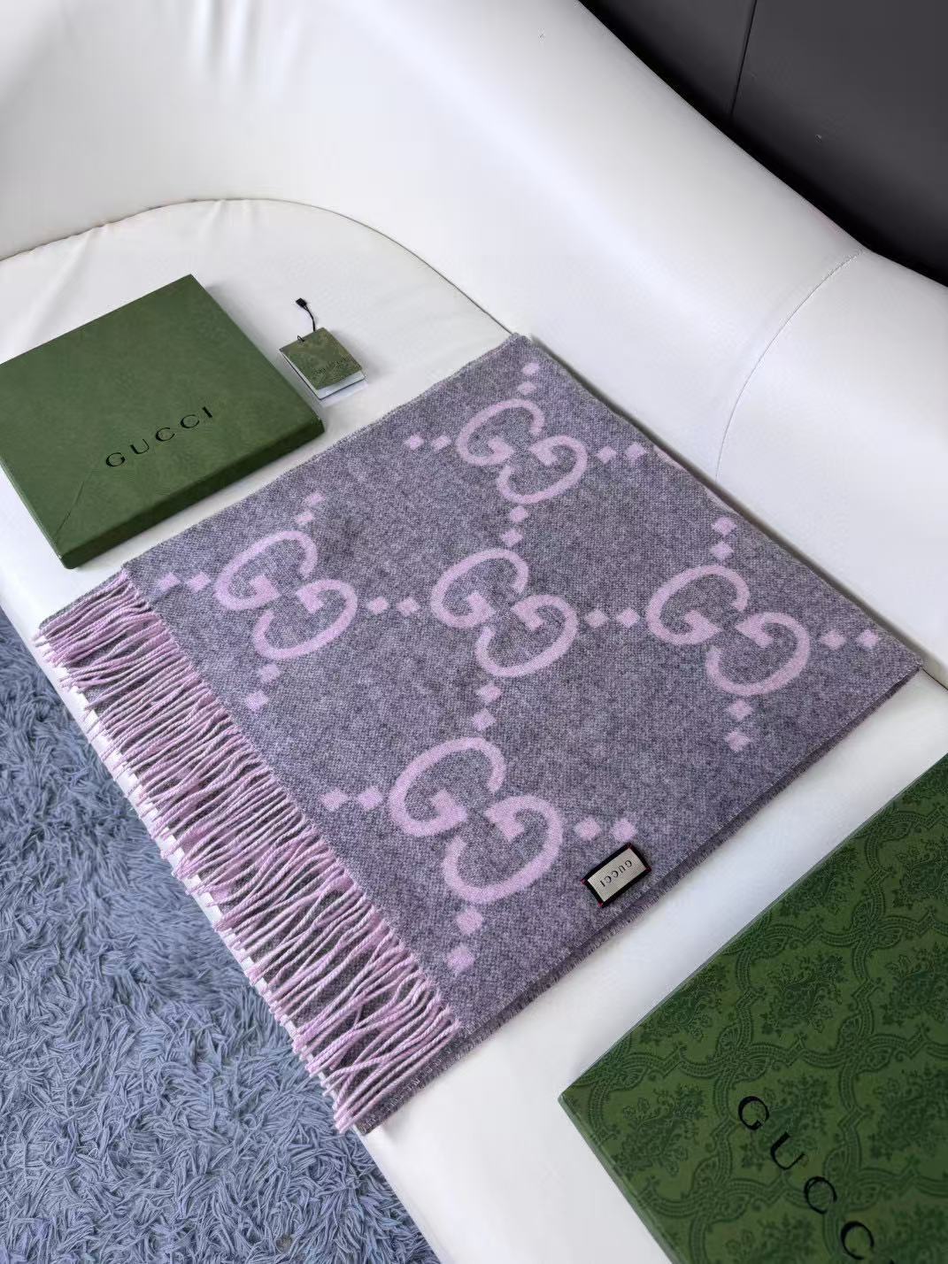 大G流苏 最新爆款 经典双大g 双面提花流苏围巾 原版原标，经典的设计 耐看百搭 规格45*200