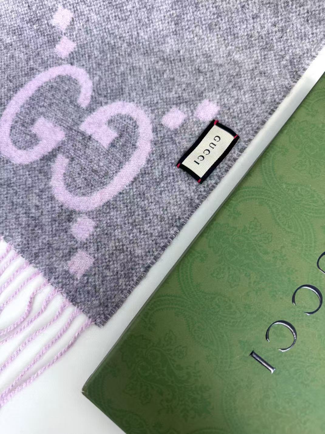 大G流苏 最新爆款 经典双大g 双面提花流苏围巾 原版原标，经典的设计 耐看百搭 规格45*200