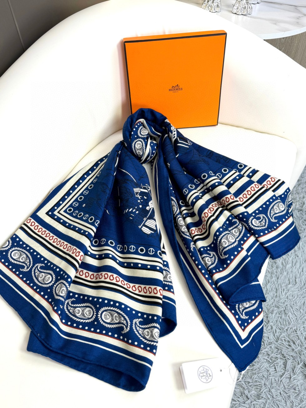   专柜同步 Hermes【双面同色 顶级丝绒方巾140推荐💕顶级工艺超值‼️爱马仕专柜爆款🎁🎁羊绒方巾