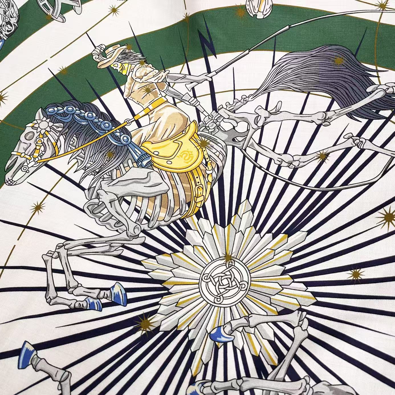   星辰合唱曲双面同色丝绒
 创作渊源
吹响号角！骏马天堂正在举行盛大庆典。诸神开启舞会，庆祝宇宙重生，