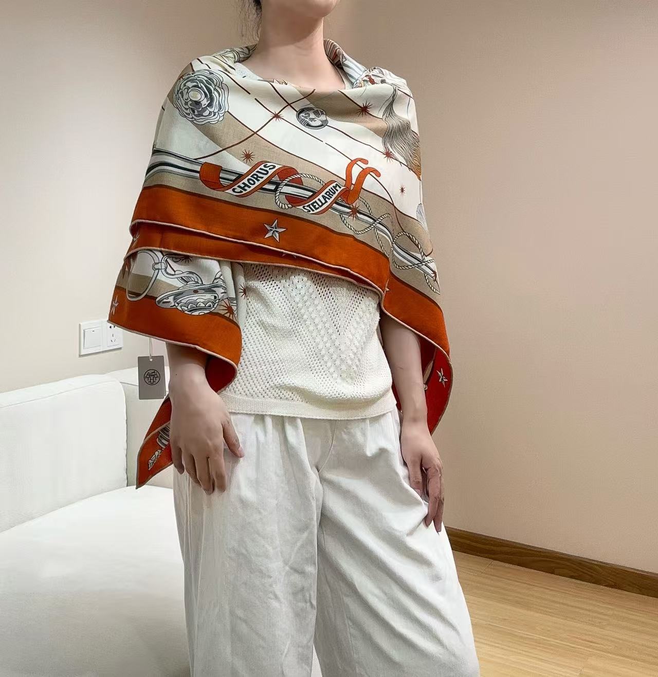   星辰合唱曲双面同色丝绒
 创作渊源
吹响号角！骏马天堂正在举行盛大庆典。诸神开启舞会，庆祝宇宙重生，