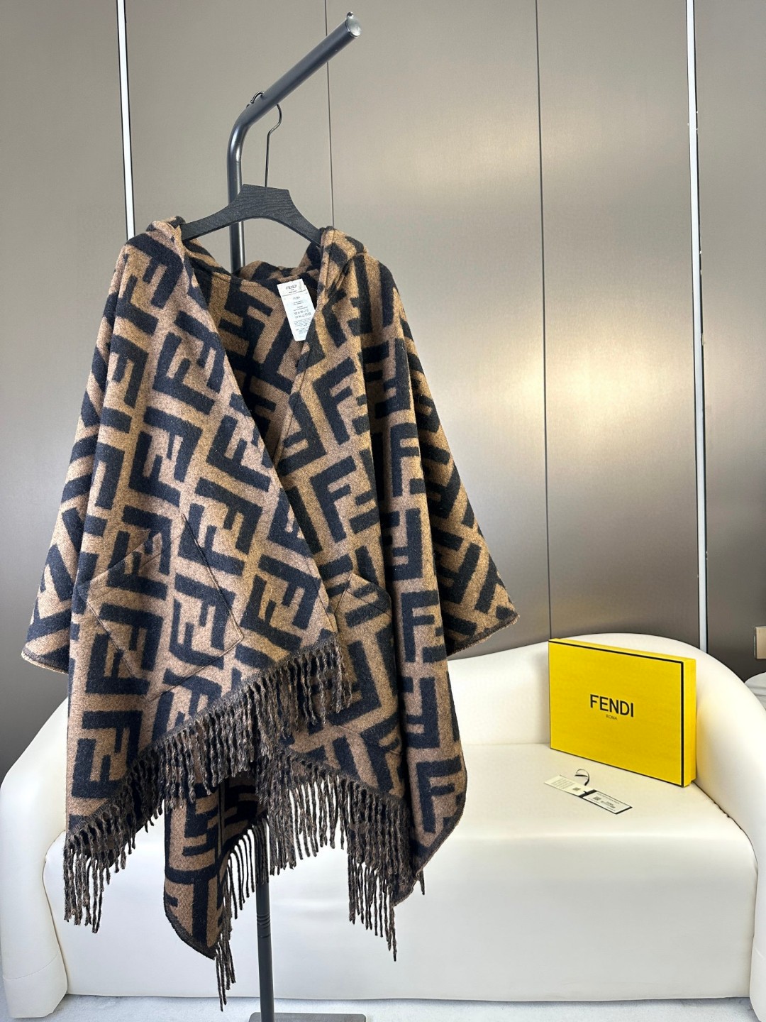 Fendi Haute Couture Silk Twill Scarf Shawl Ref.0B32CEF4 3