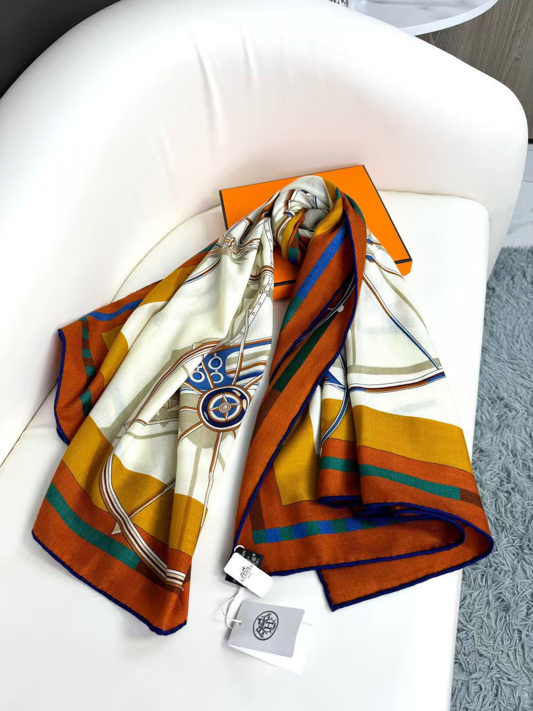 上新[玫瑰]2025年最新爱马仕(双面同色)羊绒方巾披肩，顶级工艺超值‼️爱马仕专柜爆款立体呈现图案纹路