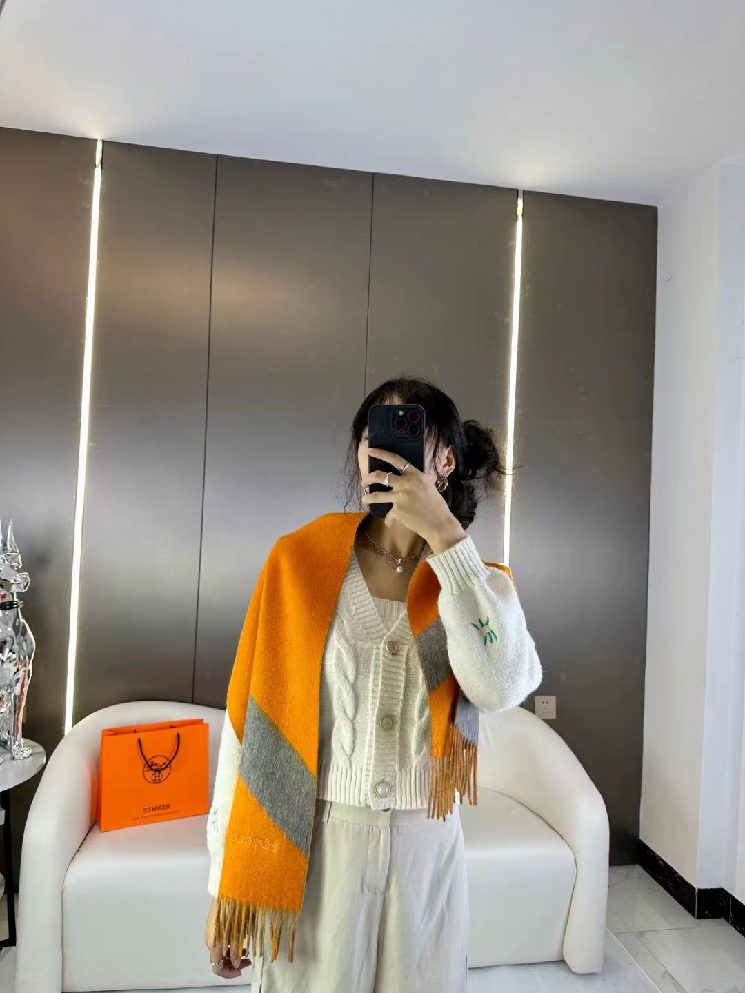 大H【双面提花加厚流苏小围巾】且买且珍惜，都是出口订单所以比较难遇❤东西讲究少而精。好看的一定要收这款H