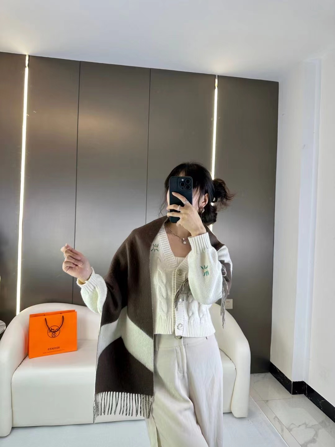 大H【双面提花加厚流苏小围巾】且买且珍惜，都是出口订单所以比较难遇❤东西讲究少而精。好看的一定要收这款H