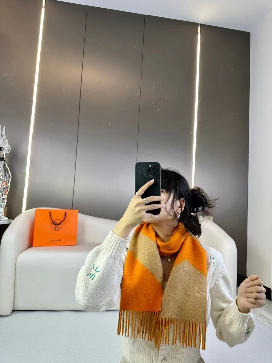 大H【双面提花加厚流苏小围巾】且买且珍惜，都是出口订单所以比较难遇❤东西讲究少而精。好看的一定要收这款H