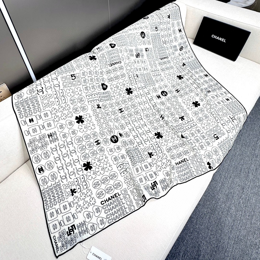 【🌾Chanel】 经典茶花优雅Coco风，Chanel最新菱格丝绒大方巾~气质到骨子里，香奶奶新一季的