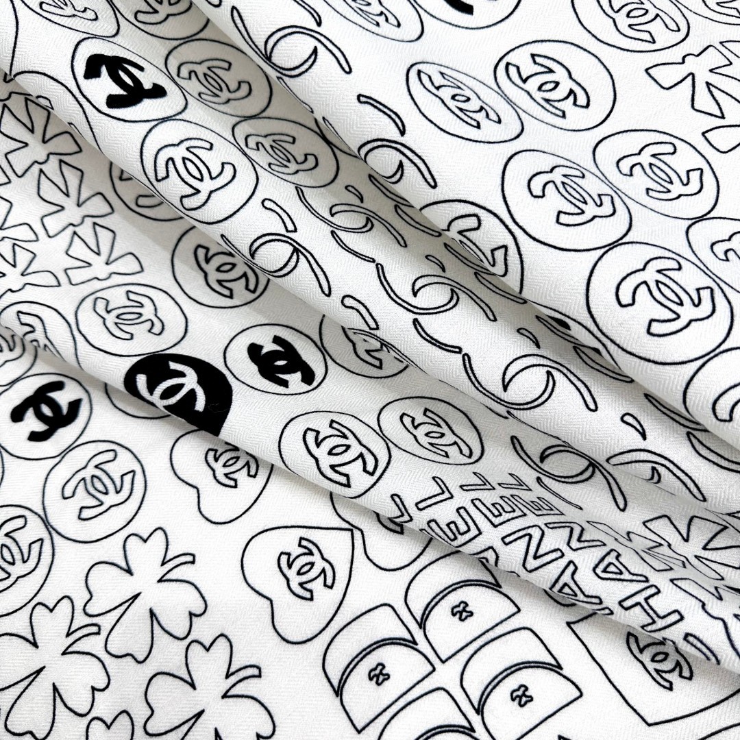 【🌾Chanel】 经典茶花优雅Coco风，Chanel最新菱格丝绒大方巾~气质到骨子里，香奶奶新一季的