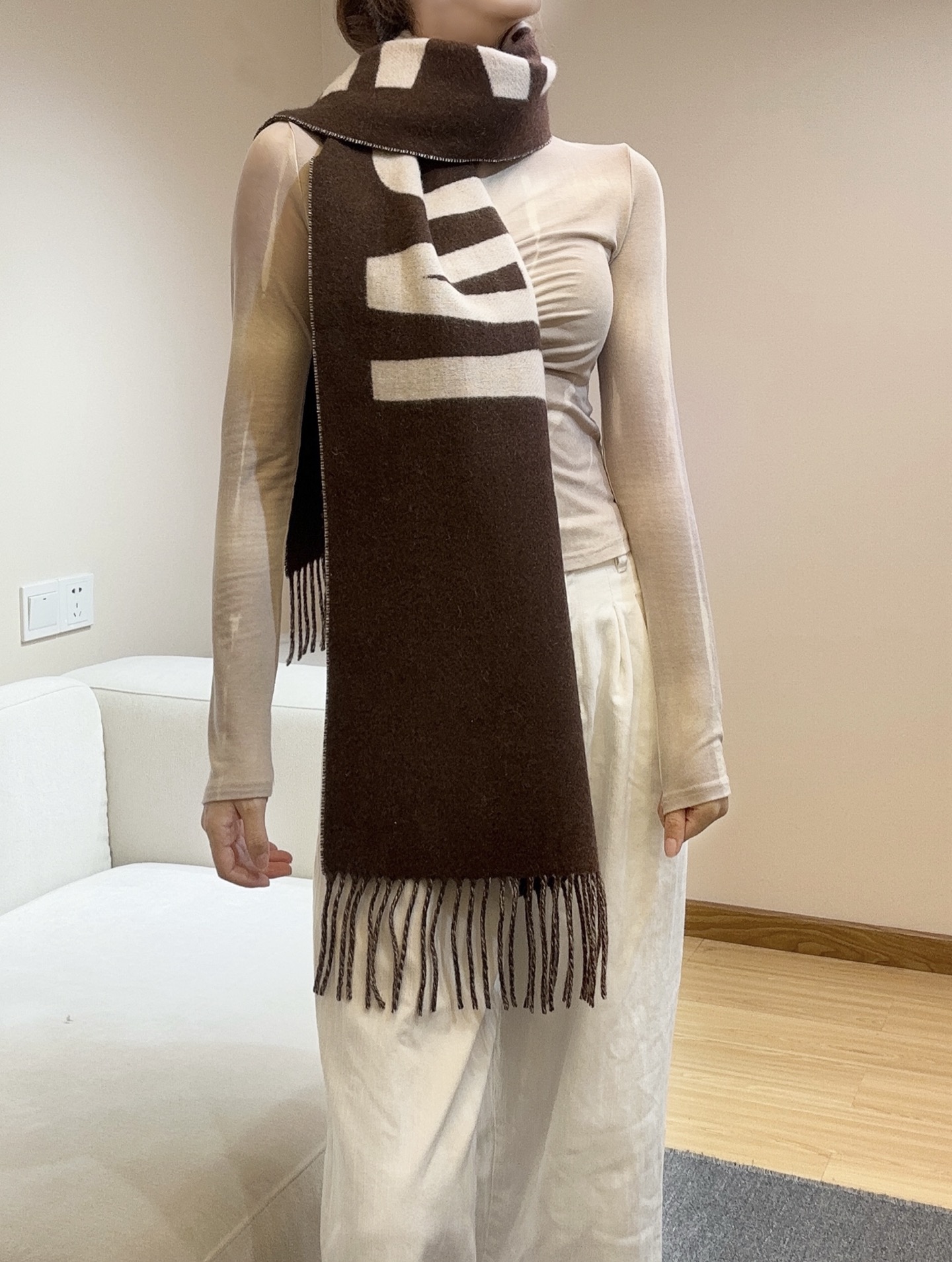 ✨Jacquemus 双面围巾❗今年真的被疯狂种草 今年冬天就非宠这条 好看的要疯掉了，太有型太有魅力了