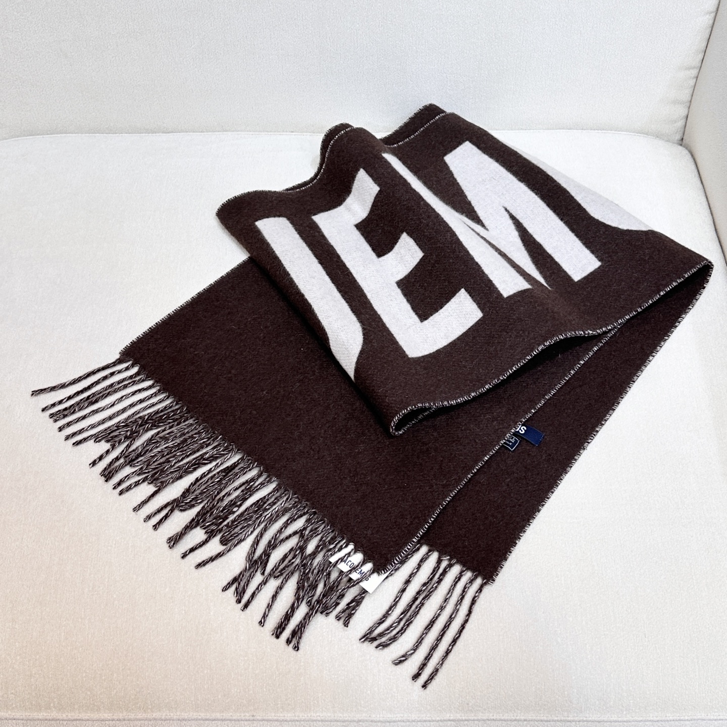 ✨Jacquemus 双面围巾❗今年真的被疯狂种草 今年冬天就非宠这条 好看的要疯掉了，太有型太有魅力了