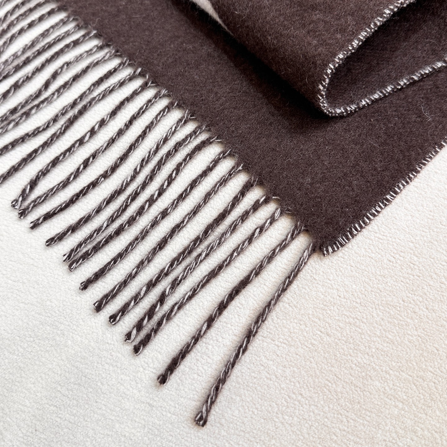 ✨Jacquemus 双面围巾❗今年真的被疯狂种草 今年冬天就非宠这条 好看的要疯掉了，太有型太有魅力了